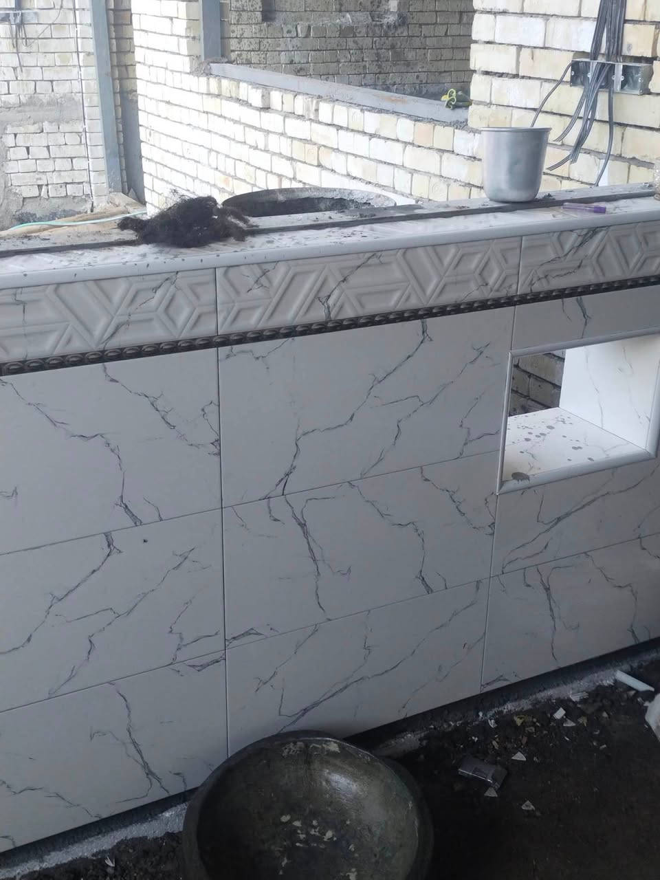 سلام عليكم
خلفة سيراميك جداري وارظي 

استلام مهندس فول مواصفات 

***********
