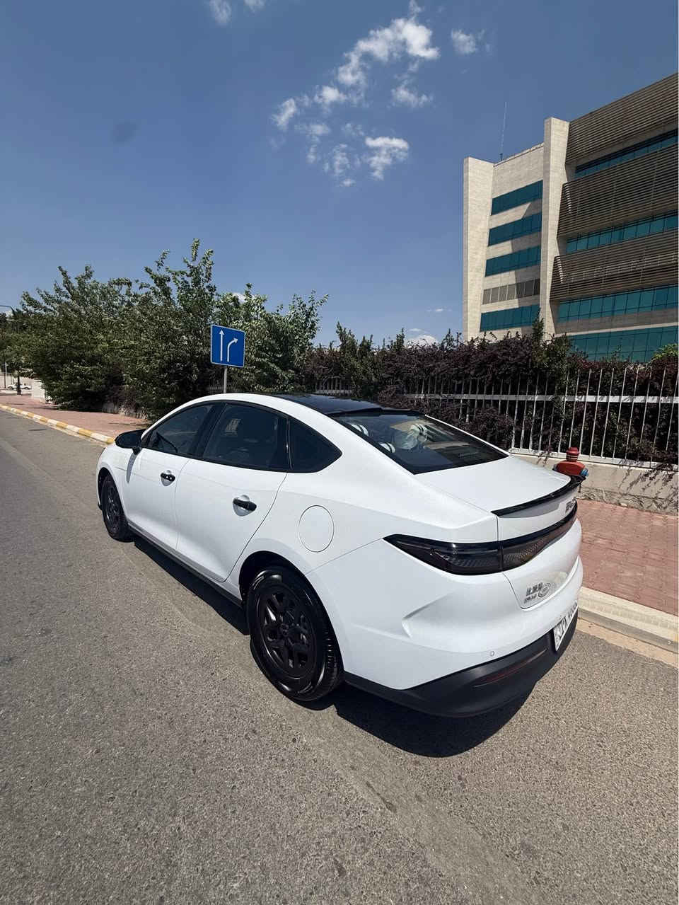 BYD Sell 05 DM-i full 

بی وای دی سێل ٠٥ ناو کرێمی مەرغوبی بازاڕ

تەنها ٤کم رۆیشتوە بە هەردوو مۆدەکەی

دەعمی بۆ دەعمی گەردی نییە کلین بە زەمانی هەموو فەحسێک

بۆیاخ تەنک

کامل عەشیای خۆی و کارتی خۆی لەگەلە

کامل جوانکاری بۆ کراوە زۆر راقییە

بەرگی کوشنی تێ گیراوە
گاعی عەسلی سەر دۆسەی بۆ کراوە
لەزگەی پانۆرامای بۆ کراوە
جوانکاریەکانی دەرەوەی کامل بۆ کراوە

تازە ڕۆنی گۆڕاوە

تەحویل و غرامە بە زەمان

گێڕ و مەکینە و کارەباییات بە زەمانی هەموو فەحسێک

سەیارەکەم سفر سفرە بە هەموو زەمانێک نرخەکەشم زۆر زۆر دۆستانەیە و زۆر لە خوار نرخی خۆیەتی

نرخی زۆر گونجاو 

بۆ پەیوەندی

0️⃣7️⃣7️⃣2️⃣9️⃣6️⃣3️⃣0️⃣9️⃣9️⃣0️⃣

***********

*********** السليمانية, العراق
