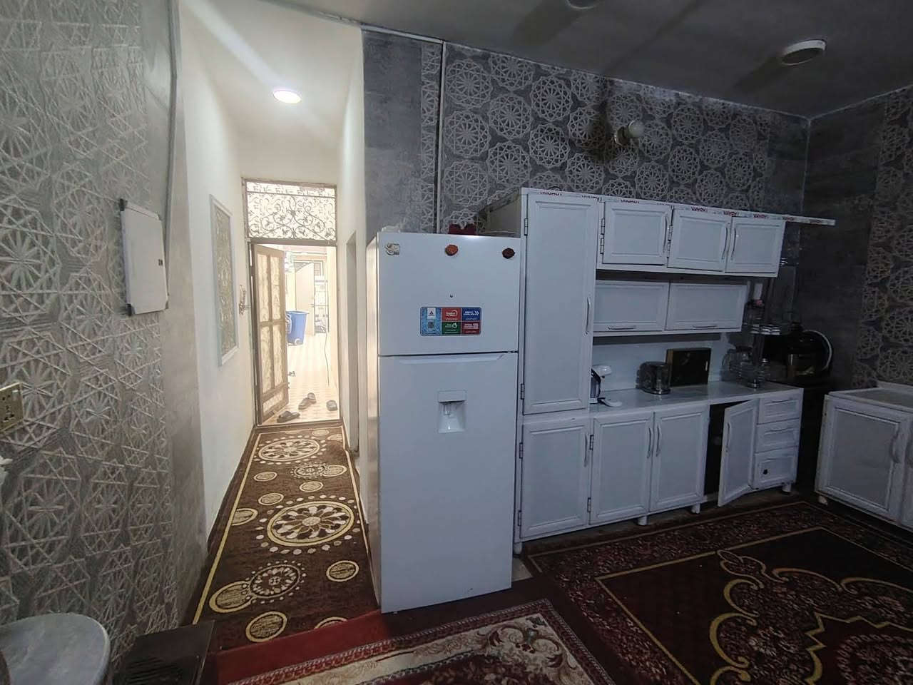 السلام عليكم يعلن مكتب علي الجاروش للعقارات عن وجود دار للبيع للبيع
📌دار طابو زراعي سند25 تحويل مباشر باسم المشتري 
📌مساحه ١٤٠م
📌موقع حي معلمين شارع محمد الجواد
📌يحتوي عل غرف عدد ١
📌صاله 
📌استقبال 
📌مطبخ
📌مجمعات صحيه عدد ٢ 
📌كراج 
📌حديقه
📌طابوق مسلح 
📌عل تبليط مباشر
📌الدار غير مسكون
📌السعر ٦٥ بي مجال 
💥للأستفسار مراجعه مكتب علي الجاروش حي معلمين قرب جامع محمد الجواد قرب قاعه الماستر ***********
