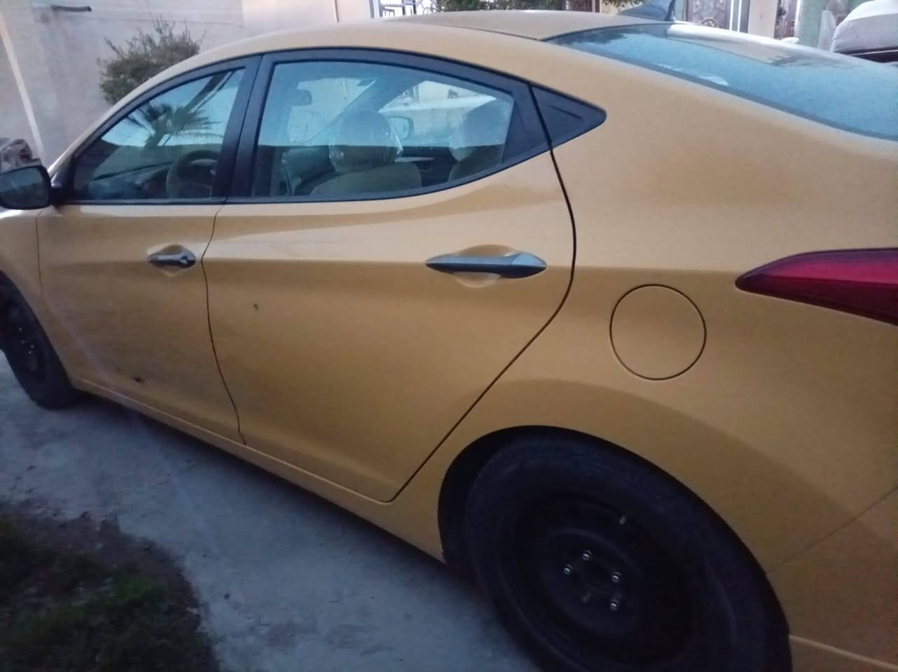 النترا موديل،13 فول مواصفات ماشية146
 فتحة بالقمارة كشنات كهرباء جلد تدفئة بالكشنات أشاير بالمري 
السيارة  شواصي ولغود مكفولات بدون دواخل
حدادية السيارة خير من الله 
بيها فقط تبديل جاملغ واحد
كير محرك 2000 دوش مكفولات 
السيارة إستخدام شخصي 
رقم بغداد انكليزي بأسمي مصفرة هيئة وغرامات
مكاني بغداد 
السعر97 
للأتصال ***********
