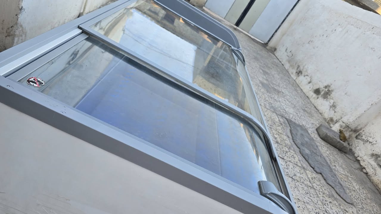 مجمده عراضه حجم كبير ماركه
AHTالتركيه موديل AD حوض كبير جدا طول متران وعراض متر  شرط ا جديدا جدا الفحص  
اتصال ***********
العنوان واسط النعمانيه
