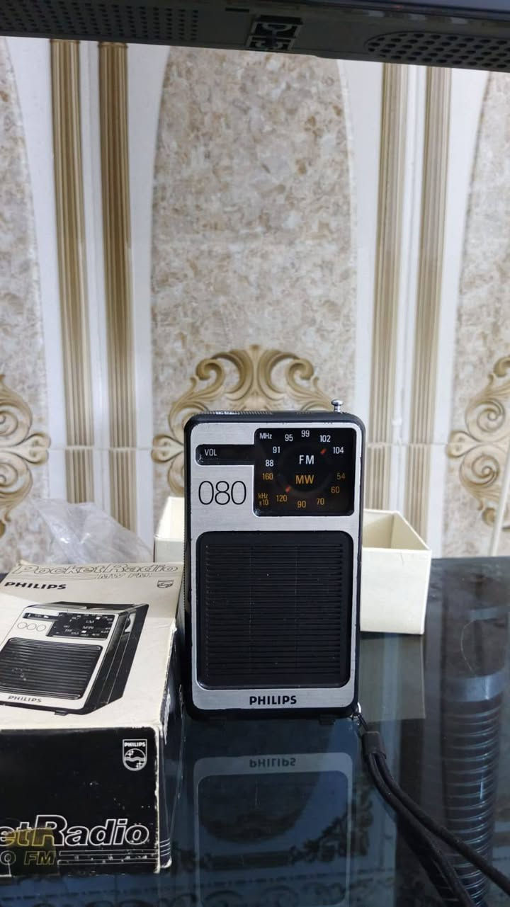 راديو PHILIPS 90AL080
جديد لوك مع الكارتون 
بلد الصناعة هولندا عام 1979
للاستفسار المراسلة خاص


**إذا كنت صاحب هذا الإعلان وتريد حذفه لأي سبب، رجاءا أرسل رسالة إلى الدعم الفني**