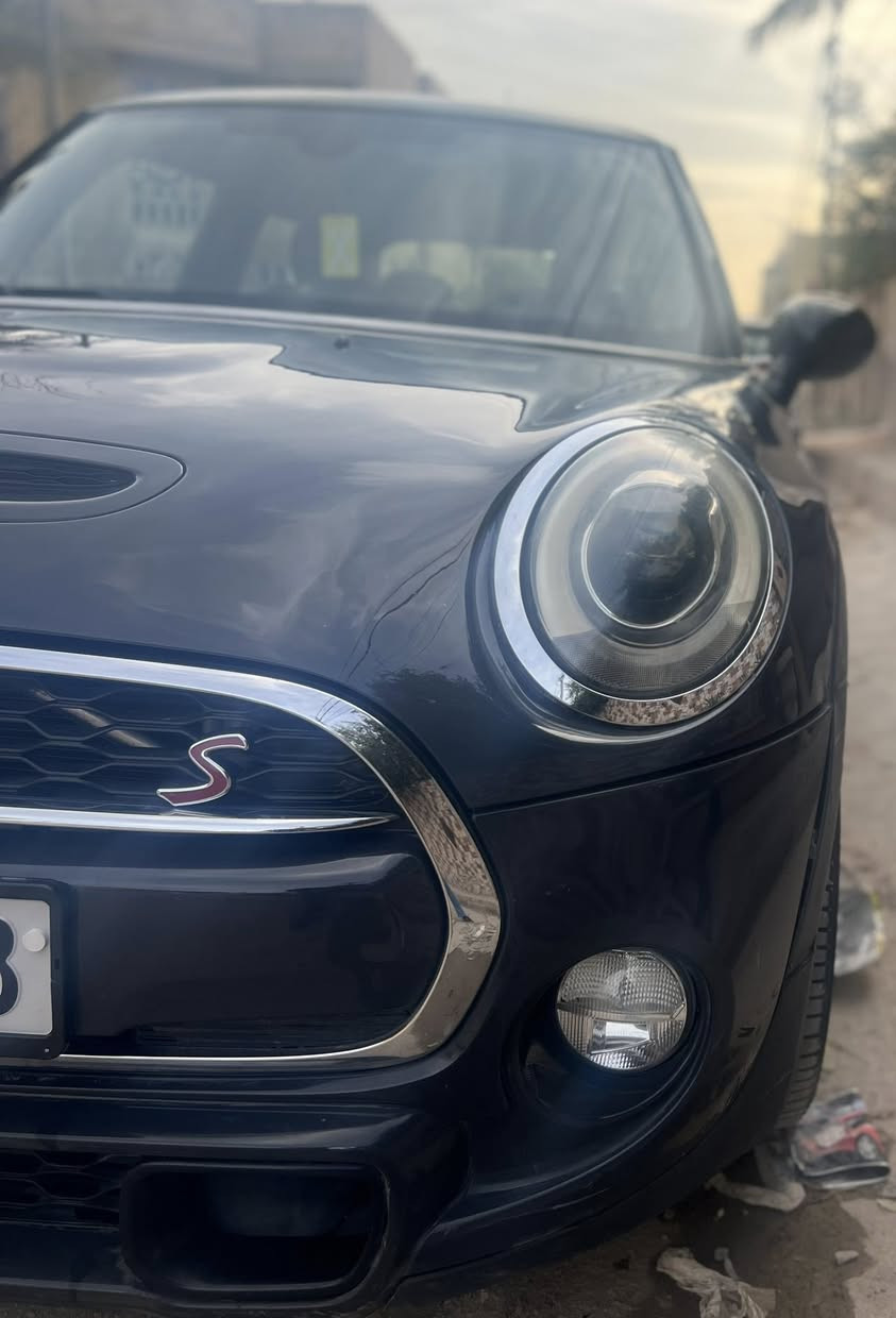 مني كوبر 2015 S  مكينة 4 سلندر  2000 تون بور تيربو
ماشيه حاليا 125 الف كيلو متر  السيارة جاهزه من كل النواحي 

ضايفلهه شاشه اضافيه للكامرة  السياره لونين رصاصي  وسقف اسود 

فتحة سقف  تدفئه بالكشنات  السياره بابين  مثل مموضح بالصور 

حادثهه موضع بالصور 

هزه جديده سنوية باسمي 

مكانهه بغداد منصور 
***********
