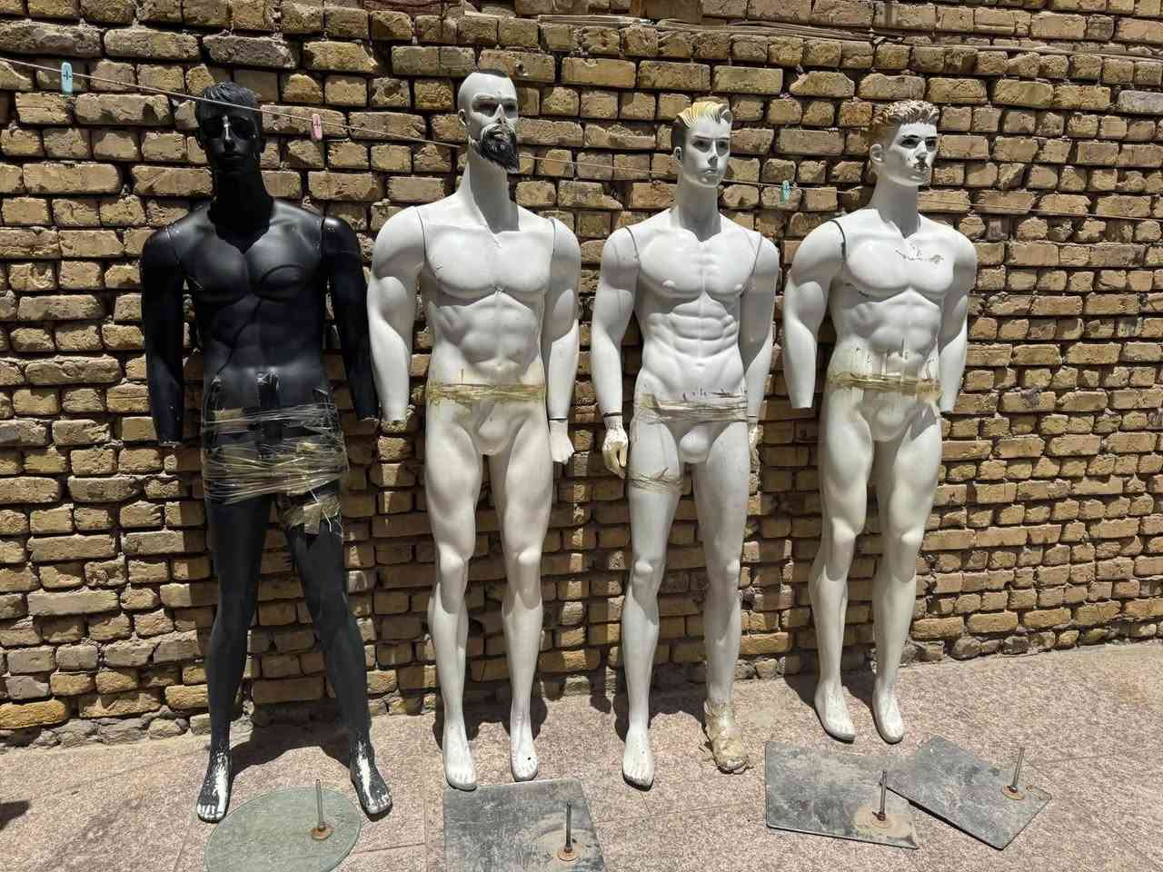 للبيع ملكانات رجالي مستخدم العنوان الناصرية    ***********
