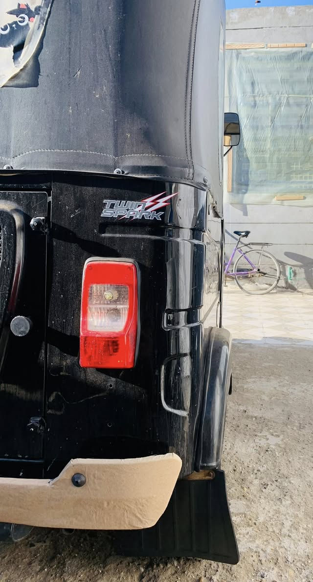 السلام عليكم تكتك لبيع موديل 23 طالعه 24 بيها باج زيرو كفاله عامه اوراق تحويل وصل بسمك خالد وصادق مكان بابل الهاشميه ***********
