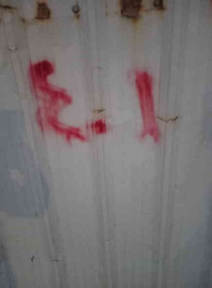 سلام عليكم بيت اللبيع
براني 10 متار ضافا بيت جبير كلش 
غرفتين على 6متار المطبخ 5 متار 
التفاصيل داخل الفيديو والبيت مشمول بالطابو مرقم
*********** هاذ رقم صاحب البيت 
واني مكلف بالنشر 
مساحت البيت 700 قرب لامام الحمزه
