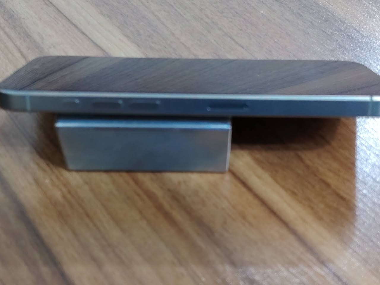 السلام عليكم ايفون 15شرق أوسط نضافه 100..100 للبيع حاله البطاريه91 الذاكره 256 لون تيتانيو الجهاز تأخذه شرط الفحص عدد مرات الشحن 307جهاز مكفول من كلشي سيم كارت واحد السعر 1.000.450 مكاني النجف الاشرف مناذره ***********...... ***********
