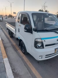 كيا موديل 2018رقمه بغداد انكليزي  شرط التحويل  مكينه 2700 جديده لا صرف...