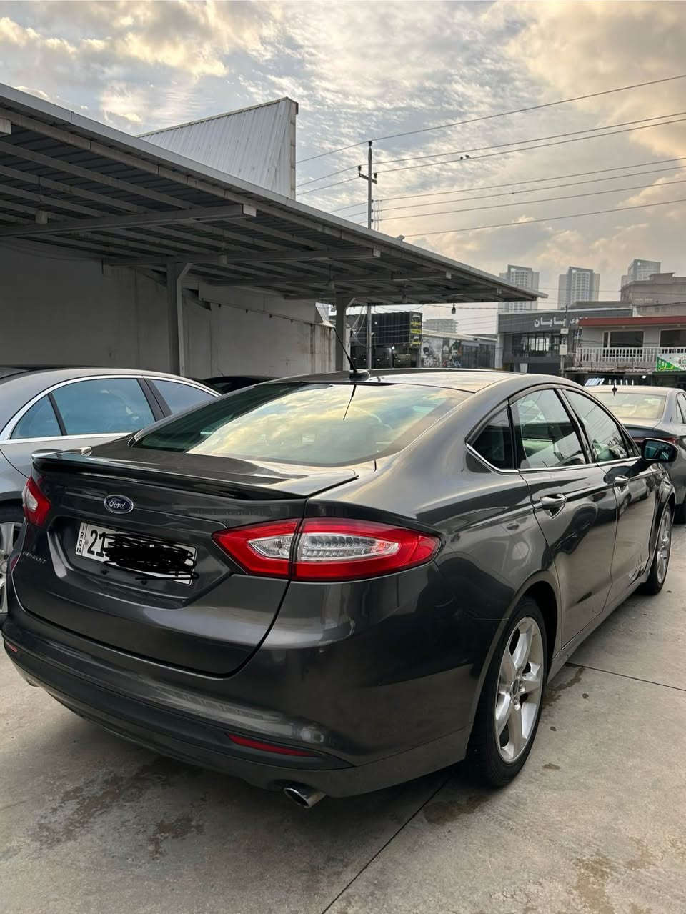 فۆرد فیوژن ٢٠١٦
مەکینە ٢.٥
مواسفات S سپۆرت ( ویل گەورە - باڵ - بلاجکتۆر - کامێرە - ناو رەساسی )
سەیارەکە کلین تایتلە دەعامیش بۆیاخی نیە
کاتی دهۆک بووە بەو شەرتە پارچە گۆران و کرانەوەشی نەبێ
یەک پەڵە ساردی هەیە لێرە وای لێهاتووە
١٠٣ هەزار مایل رۆشتووە
گێر و مەکینە بەشەرت نەکراوەتەوە
تایە و رۆن و بانس هەمووی تازەیە
نرخ : ١٢٥ وەرەقە و مەجال
*********** السليمانية, العراق
