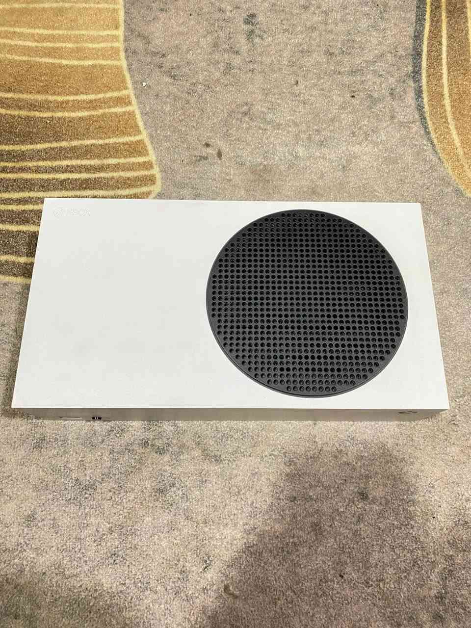 للبيع: Xbox Series S بحالة الوكالة 🎮
الحالة: نظيف جداً واستخدام خفيف (شغال 100%).

​الملحقات: كافة الكابلات الأصلية + اليد الأصلية+الكارتونة مالتة.

​السعر: 300 ألف دينار (قفل).

​للتواصل والاستفسار:[***********]
