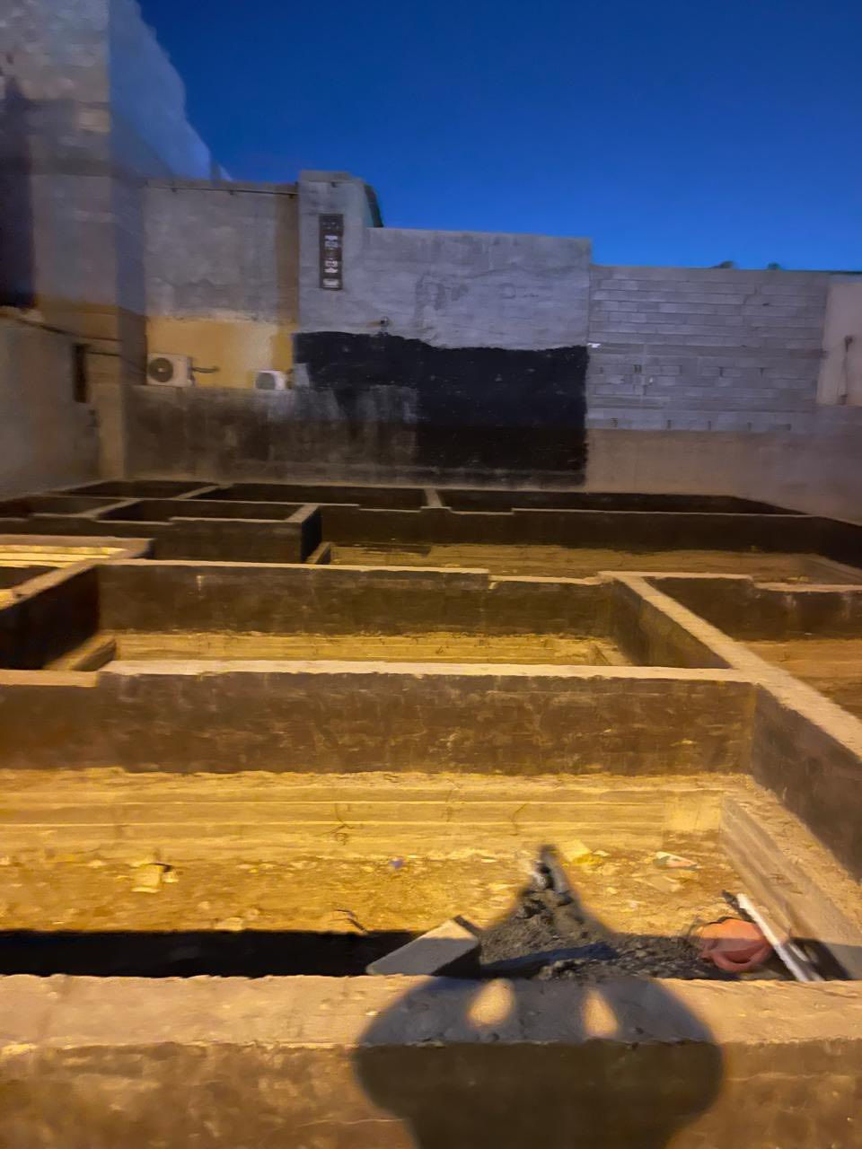 ✳يعــــلن مكتــــب عقــــــــارات النسيم 
 عن قطعه ارض مع بتلو بمساحه 250 متر  في الجزيرة باب الهوى خلف السوق مباشرة بناء طابوك درجه اولى ومدفون  مرتب جدا بمنطقة سكنية كاملة الخدمات شارع تبليط 8متر كهرباء وانارة وماء ومجاري على نهر جاري طابو صرف زراعي ب اسم عراقي سند 25 نظام البيع وكاله ومكاتبه ونسخه من الطابو … السعر 58 وبيها مجال 
مجال  للاستفسار . ***********  🔹️عنوان المكتب الجزيرة باب الهوى خلف السوق مكتب عقارات النسيم
