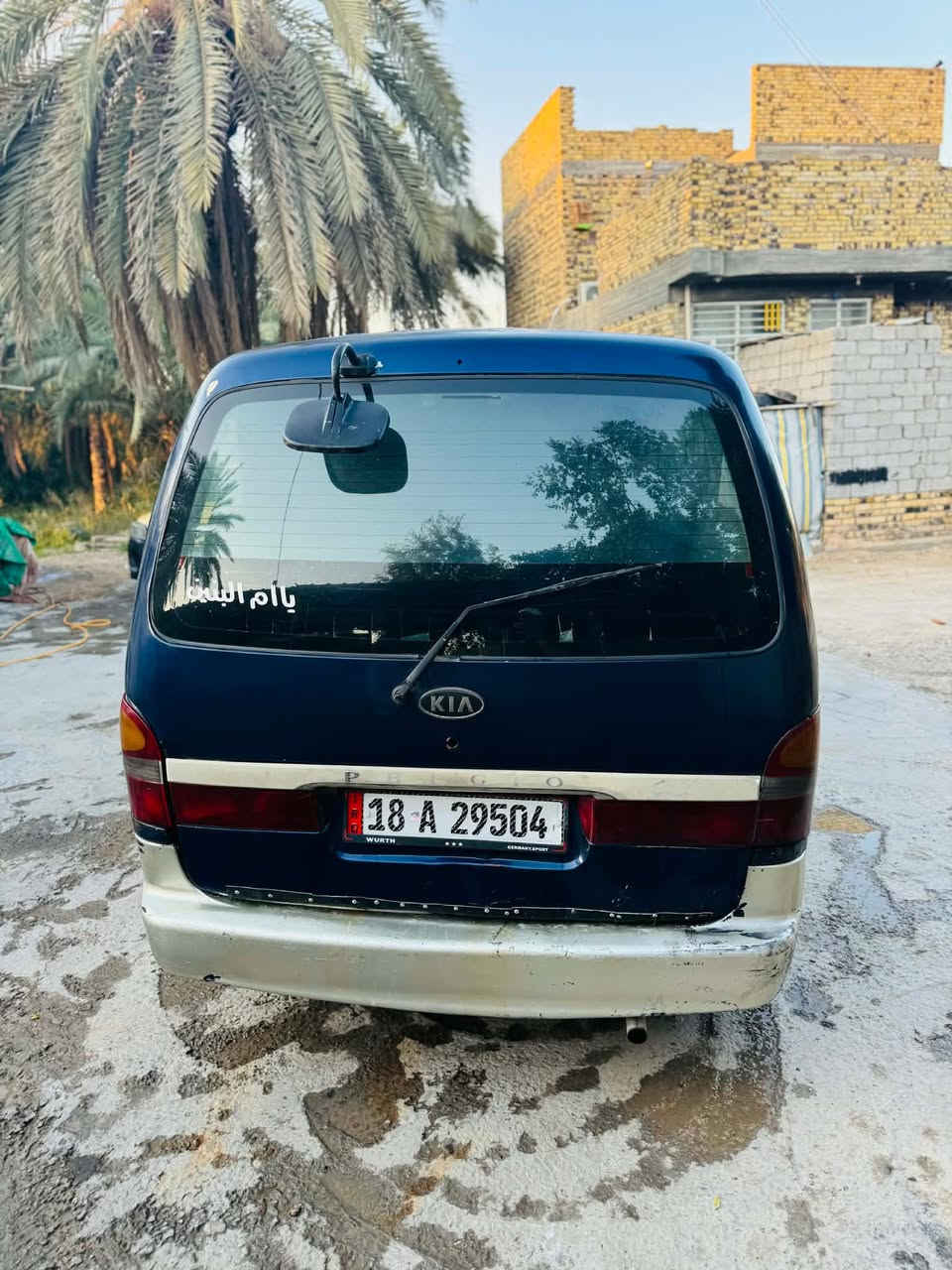 السلام عليكم كيا بريجو٩٨ مثل ما موضح بصوره للبيع علا حطتها بيها شخبوط بل صفحه طويله داخل مدوشم مكينه بيها بخار بدون بدايت حداديه نضيفه السعر ٥٥وبيها مجال جماعت ال٤٠لا تتصلون رقمي ***********
