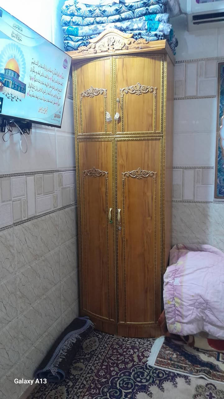 للبيع كاونتر متروربع مرمر وغرفه نوم جديده استعمال شهر فقط جام خانه الارتفاع ٣ والعرض ٢٨٠  لتواصل ***********
