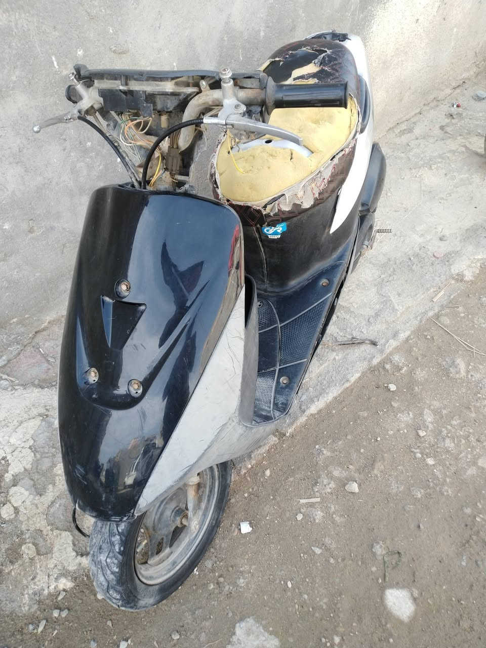 ساسوكي رياضي بدون أوراق سعره ٢٠٠ وبيه مجال شغاله الاتصال على الرقم ***********
