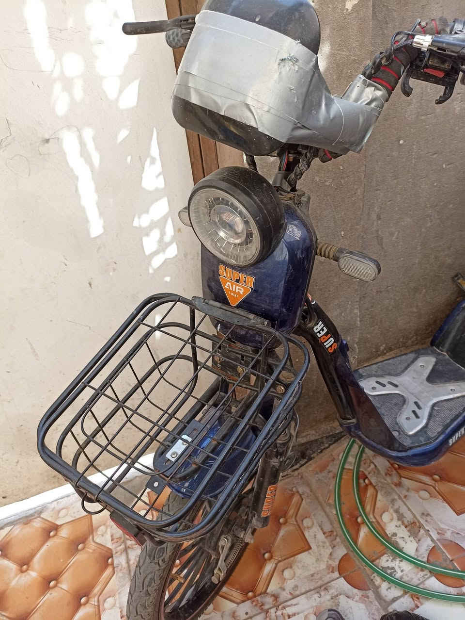 سلام عليكم دراجه شحن للبيع دراجه جديده كلشي مابيهه بطاريات وشاشه وعقل جدد بطاريات توني مبدلهن رايده250للستفسار*********** مكاني سماوه مركز
