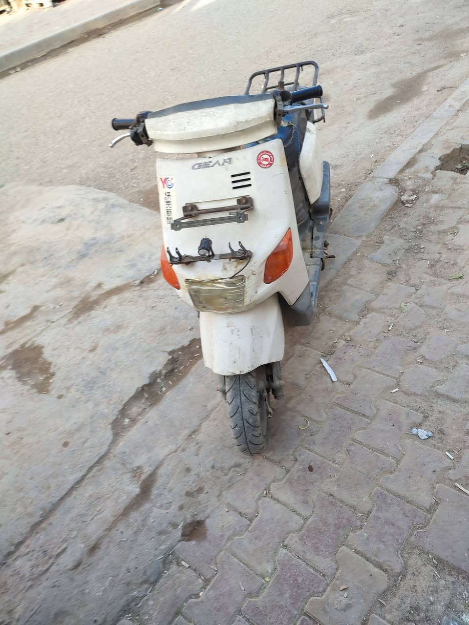 سلام عليكم دراجة بيكم البيع طافية ابيع كوم حديد سعرهة 100رقم ***********
