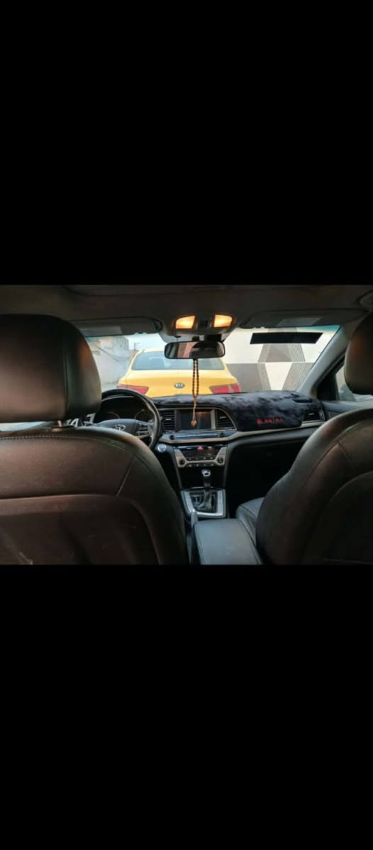 السلام عليكم النترا 2018 فول مواصفات فتحه سقف بصمه بيها قطعتين صبغ فقط مكينه وكير شرط السعر 117وبيها مجال مكاني موصل للتواصل ***********
