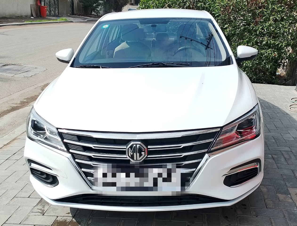 للبيع mg5 موديل 2024  الون ابيض نص فول كاميرا خلفية مشدوده الها رقم بغداد ماشيه 12 مكفوله من الضربه والصبغ والتكحيل فقط رصعه صغيره في السقف من اشتريتها تبديل الدهن والفلاتر كله من الشركه مكانها حي الجامعة شارع كازينو الربيع  السعر 11000$ بيها مجال بسيط رقم الهاتف *********** .
