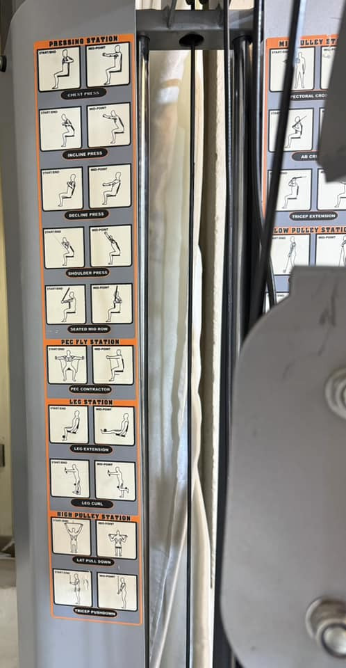 السلام عليكم
جهار ملتي جم امريكي للبيع (استخدام منزلي شخصي)
اكثر من ٢٠ حركة رياضيه 
السعر مليون ونص 
مسطبه تتحرك اعلى ومستوي ومستقيم ( للاكتاف) 
السعر ١٥٠
دمبلص متغير الاوزان من ٥ لل٤٥ كيلو 
السعر ١٥٠
جهاز لوبتكل السعر ٢٥٠
المكان البنوك 
التواصل على الواتساب الرقم
***********
