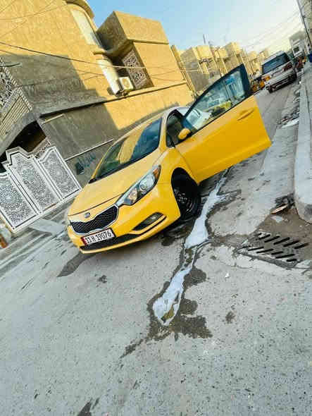 السلام عليكم كيا فورتي 2015حادثها مرفق بل منشور بيه بنيد مبدل بدون دواخل السياره و الباقي ليبل واحد السياره جاهزه مواصفات نص
محرك 1800 دوش مامفتوحه 
كير at
 فول رقم بغداد مصفره هيه و غرامات تحويل ثاني يوم مكان السياره بغداد رقم الهاتف ***********
