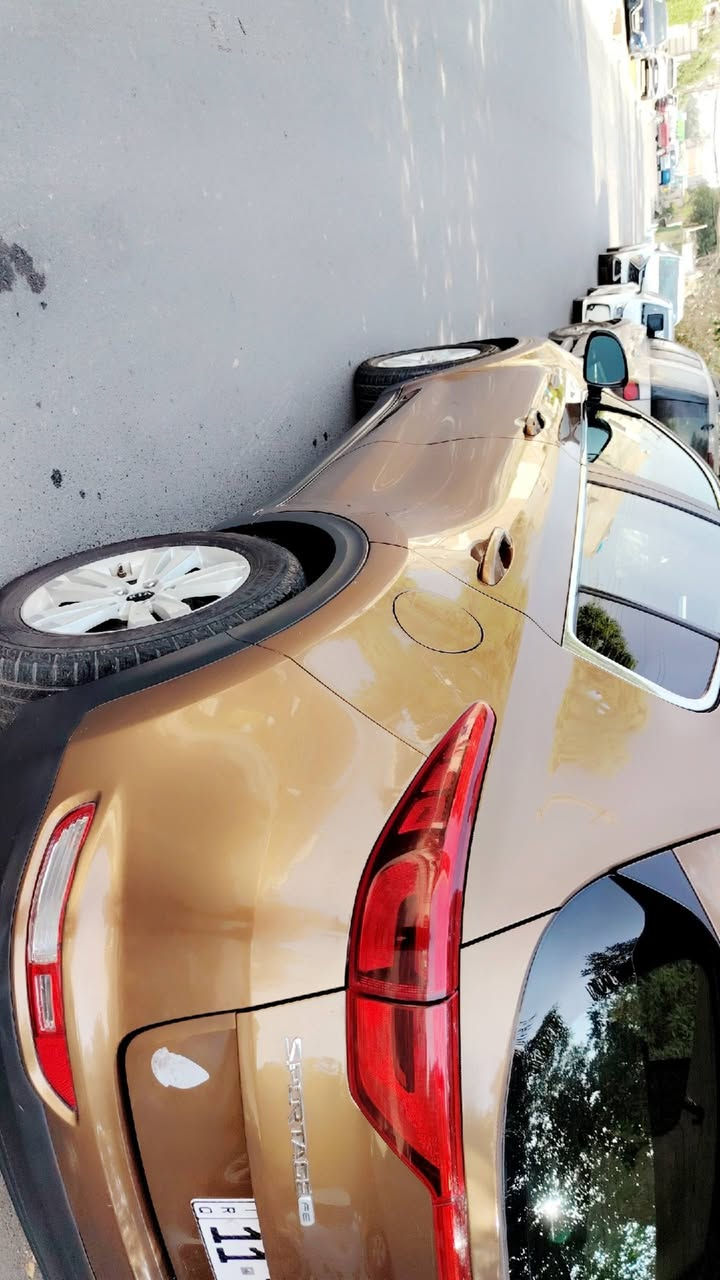 سلام عليكم 
للبيع او للمراوس حسب القناعه 
كيا سبورتج موديل 2017 … امريكي ….لون جوزي غير محدد.. رقم بغداد جديد باسمي هزه وسنوية جديده لغاية 28 …
♦️ مواصفات fe
♦️ كرسي امامي كهرباء 
♦️ كرسي امامي تدفئه 
♦️ فول تحكم استيرن 
♦️ ارضية سياره جلد
♦️ تخم تاير جديد. 
♦️ تبريد ثلج ❄️ 
♦️ تبريد خلفي 
♦️صدر امامي وخلفي 100‎%‎
♦️  3 انظمة قياده
♦️ كامره خلفية 
♦️ مثبت سرعه
♦️ اي بي اس 
♦️ شاحن usb
♦️ داخل مخمل نظيف 
♦️ لايت عالي وناصي زنون
♦️ بلاچكتور بقلاوه زنون
♦️ محرك gdi 2400
♦️ محرك مفتوح نظيف جدا 
♦️ سياره بدون صبغ فقط دعاميات 
♦️ عداد كم 109 الف ميل 
♦️ ايرباك استيرن فقط 
♦️ عنوان بغداد حي الجامعة 
♦️ سعر سيارة 143 ورقه وبيها مجال بسيط 
♦️ للاستفسار على الرقم ***********
***********
