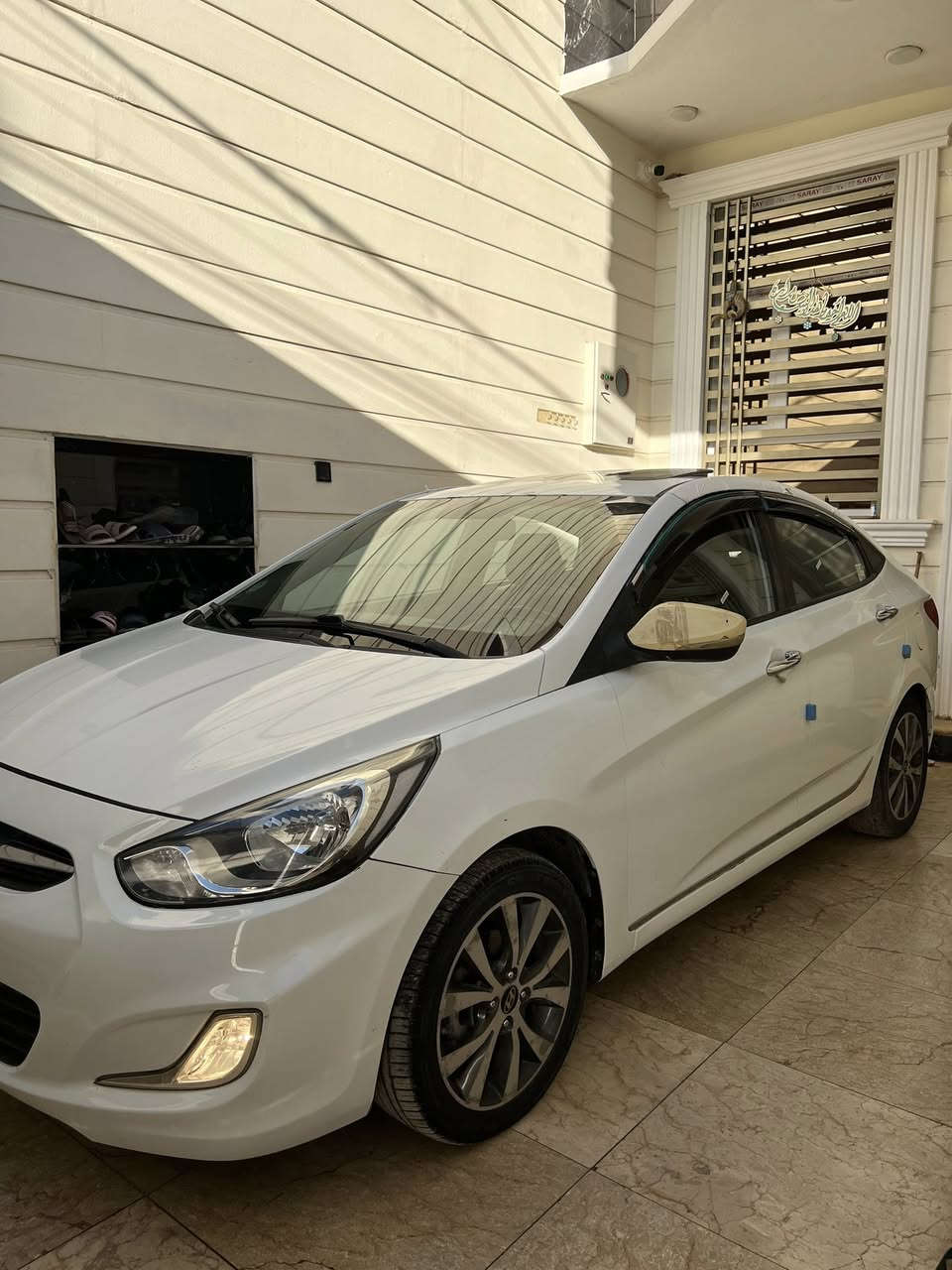 السلام عليكم
كسنت للبيع 2015
خليجي فول 
محرك 1600 مامفتوح 
السيارة جاهزة لل اخير 
فول موصفات  
السعر 103 وبيها مجال شي بسيط 
مكاني ناصرية مركز 
السيارة حرة رقم ذي قار تحويل ثاني يوم
ماشية 150
***********
