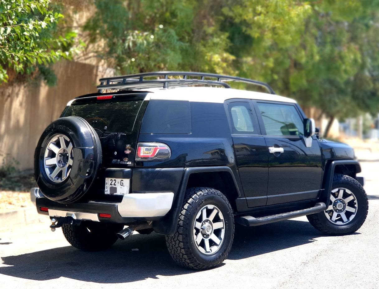 TOYOTA FJ 
مودیل 2014
مواصفات TXL 
المسافة المقطوعة 260 KM
محرک 6 سلندر
دیفلوک + A ـ TRAK
بدون صبغ ـ فقط شبر تعدیل بالجاملغ الخلفي
بێ لێدران و سبوغ تەنها یەک بست تعدیلی هەیە لە چاملغی پشتەوە
مواصفات خلیجي
کامیرا و شاشە ایباد
السعر 235 ورقە و مجال قلیل
کیر + محرک + تبرید + تحویل بشرط
رقم + سنویە + هزە کلها جدید
*********** موجود واتساپ ـ ڤایبر أربيل, العراق
