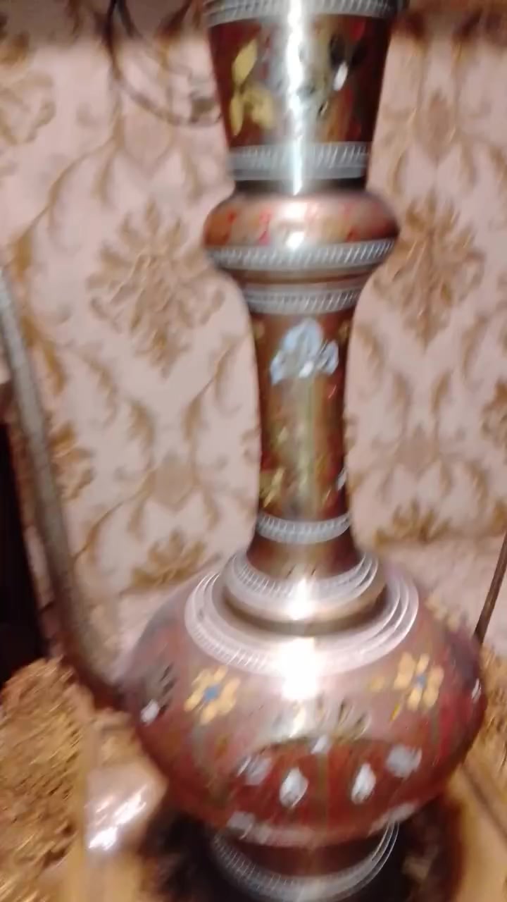 بريق تحفة قديم ارتفاع 60.    *********** بغداد
