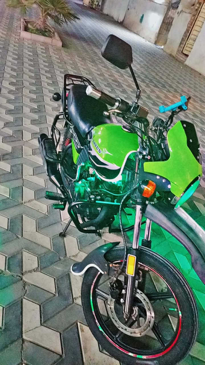 السلام عليكم دراجه دايوان مكفوله من كلشي موديل 23 محرك 200cc رقم ديوانية انكليزي  سنوية بأسمي شرط تحويل ثاني يوم الدراجه امانه الله نضيفه.. السعر 2350 وبيه مجال ... مكاني بغداد الشعله ... رقمي ***********
