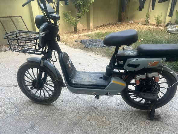 دراجه شحن شرط البطاريات والعقل والملف كامل مكمل ما يعوزه شي سعره 200     ***********
