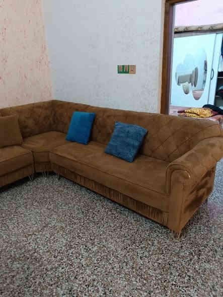 سلام عليكم ديوان شغل تسكام درجه اولئ  للبيع للاستفسار عل رقم الهاتف *********** وبي واتساب
