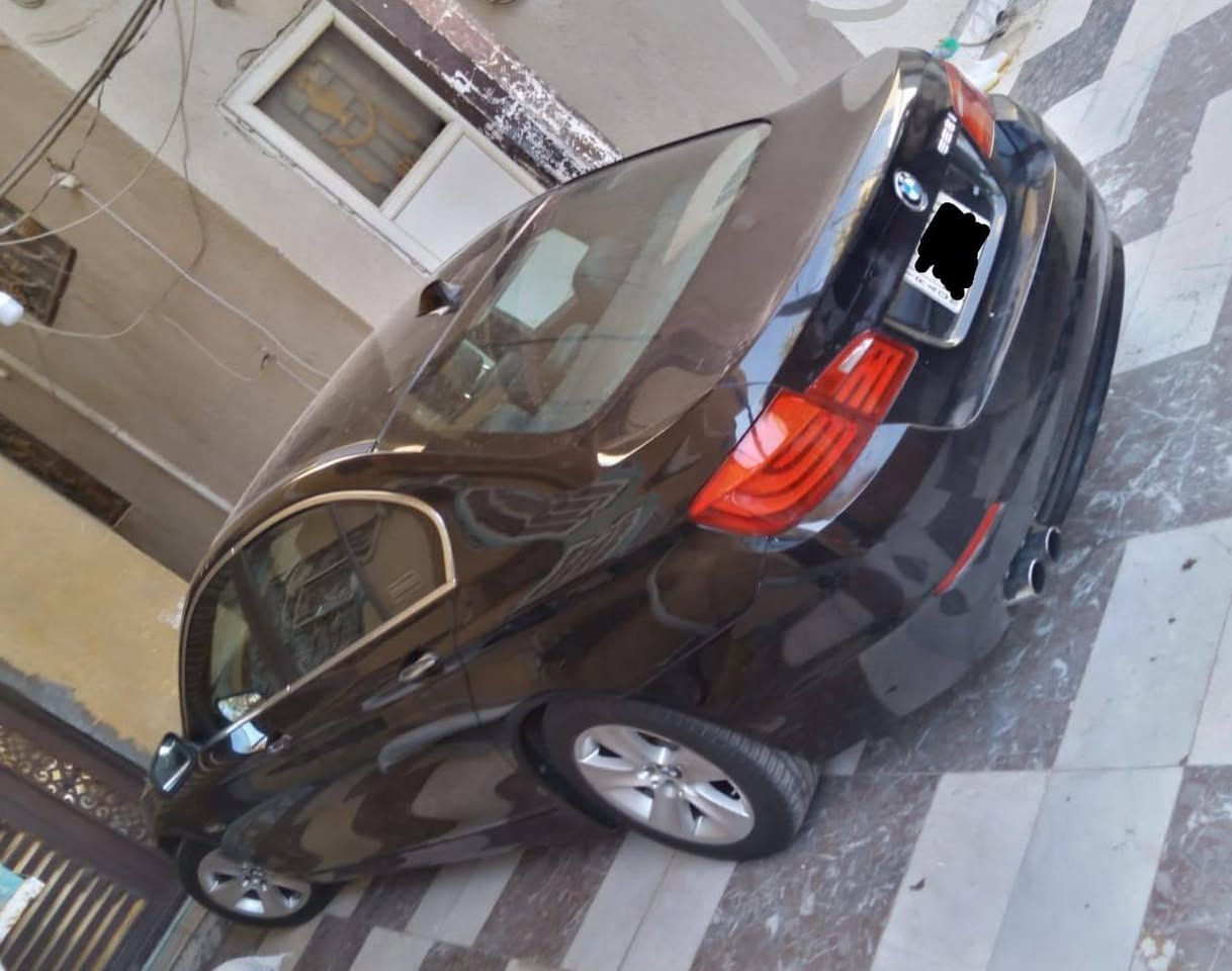 السلام عليكم 
 للبيعBMW f10 2011
مواصفات مكينه كير n52 6
محرك كير بشرط كهربائيات كلها شغاله من الداخل والخارج
السياره بصمه فتحه سقف 
شاشه تحكم بالشاشه ماوس يتحكم بالشاشه 
داخل اسود جلد كهربائية 
تحكم ستيرن مثبت سرعه
نضام إنذار سكيورتيsos بيها
تبريد شغال ملاحضه فقط الكمبر يسر عطلان... فقط 
جامات اربعه شغالات همين
لايت زنون بلادي ابو الاسوار 
بلوجكترات شغاله
رقم بغداد مشروع وطني بسمي
عنواني كربلاء 
السعر 140وبيها مجال
الرقم ***********
