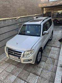 🛑🛑 سيارة باجيرو موديل 2015 ابيض صدفي✨  ماشيه 70 حقيقي بلاديه من الشركة...