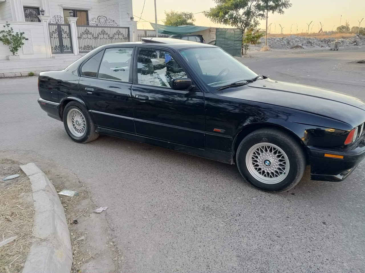 سياره BMW525 رقم كركوك مشروع وطني شرط كير و محرك سقف سلايت بدون ضرر تبريد ثلج كير عادي سياره مابي نقص
سعر 43 ورقه شراي يخابرني هاذه رقمي ***********
