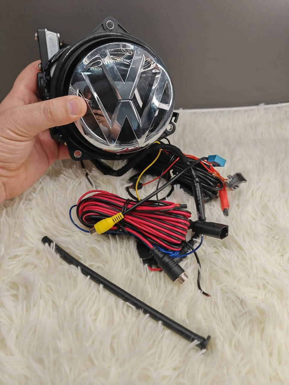 سلام عليكم علامه فولكس واكن بيتل  قلاب معه كامره بك اصليه طالعه بل امزون باله للبيع جديده غير مستخدمه اعلى سعر ابيعها ماعندي توصيل عنواني الشعب ***********
