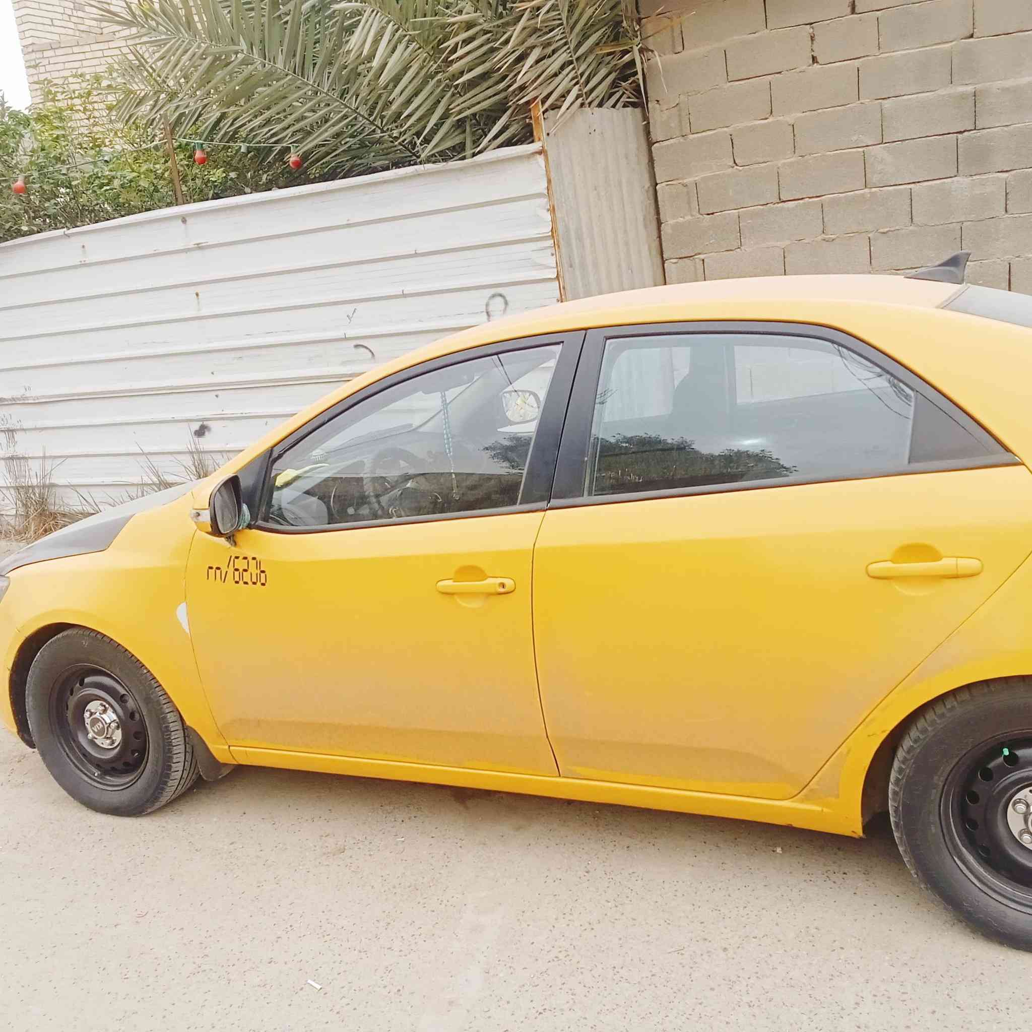 السلام عليكم
فورتي وارد 2010 رقم بغداد بأسمي مكينه 2000دوش سيارة خير خير من الله كبل للشارع بيها منضومة غاز 
السارة مال جناي خير من الله سعرها 80
متواجد فيس+واتساب ***********
