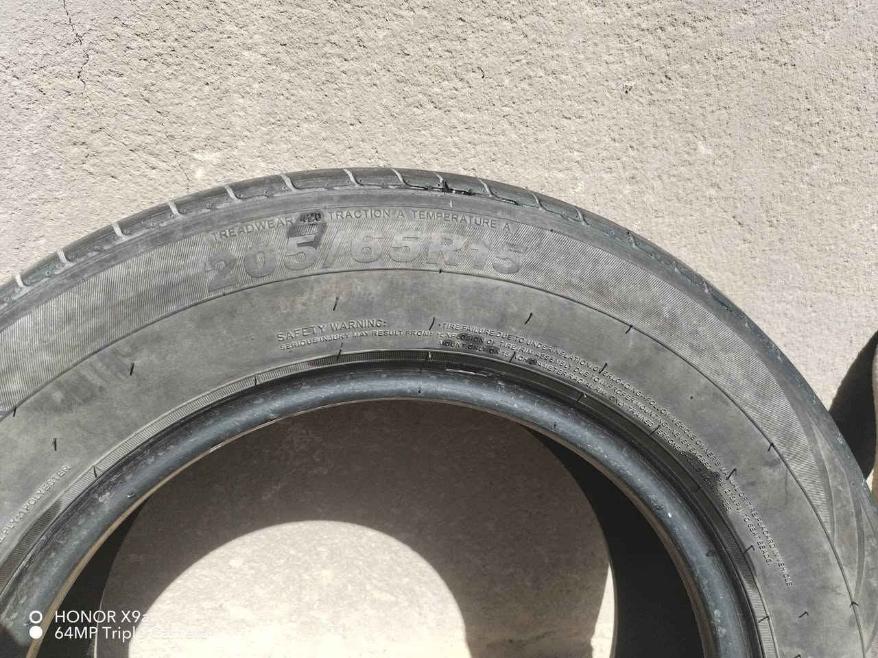 السلام عليكم عندي تيرات نص عمر للبيع زوج تلاثين اوبيه مجال (15/65 /205)مال بطه راس الثور فولكه محورها أو هاي نظافتهن كدامك يعجبك اتصل ***********
