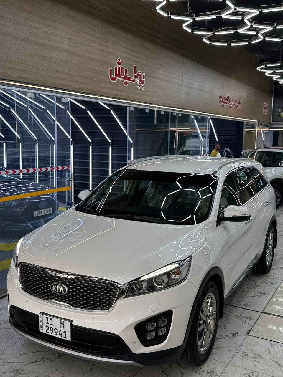 كيا سورنتو خليجي 
رقم بغداد الماني بسمي 
موديل ٢٠١٨ شكل ال٢٠ 
لون ابيض 
٦ سلندر ٧ راكب 
فوووووول مواصفات بدون فتحة 
بصمتين: تشغيل وتقفيل 
بردات خلفية اصلية 
كشنات جلد اصلي لونين 
كشنا كهرباء 
شاشة كبيرة اندرويد 
كامرة دوارة اصلية 
حساس امامي وخلفي 
مري شفط مع القفل 
جي : بي: اس: خرائط طرق 
اريل ابيض طيارة 
كيجات السرعة زئبقية 
شاشة الدشبول الكترونية 
تحكم استيرن فول 
حاكية : ابلوتوث: اوكس 
نظام ايكو درايف 
اضواء ترحيب بليدات 
تبريد ابيانو لمس 
تبريد ٣ قطع ثلج 
مانع انزلاق وانحدار 
شاشة اعطال بلدشبول 
لد امامي وخلفي 
اشاير بلمري 
يدات نيكل اصلي 
ويل اكروم ١٩
تخم تاير جديد لك 
ماشية ١١٨ وقابل لزياده اصلي ادك جرس 
كير ومكينة وصدر وحدادية وتبريد خير من اللة 
بيه بارد بل حاملغ لامامي جهن السايق بارد ع كد شبر 
وبيه بارد بل تكمه جهت صدر اقل شبر 
الرقم الدولي الجديد / سنوية جديدة / هزة جديدة 
البصمة الثانية ممستخدمة // كتلوكات الشركة موجودات 
السعر ٢٣٨ $
للاستفسار الاتصال على الرقم 
***********
