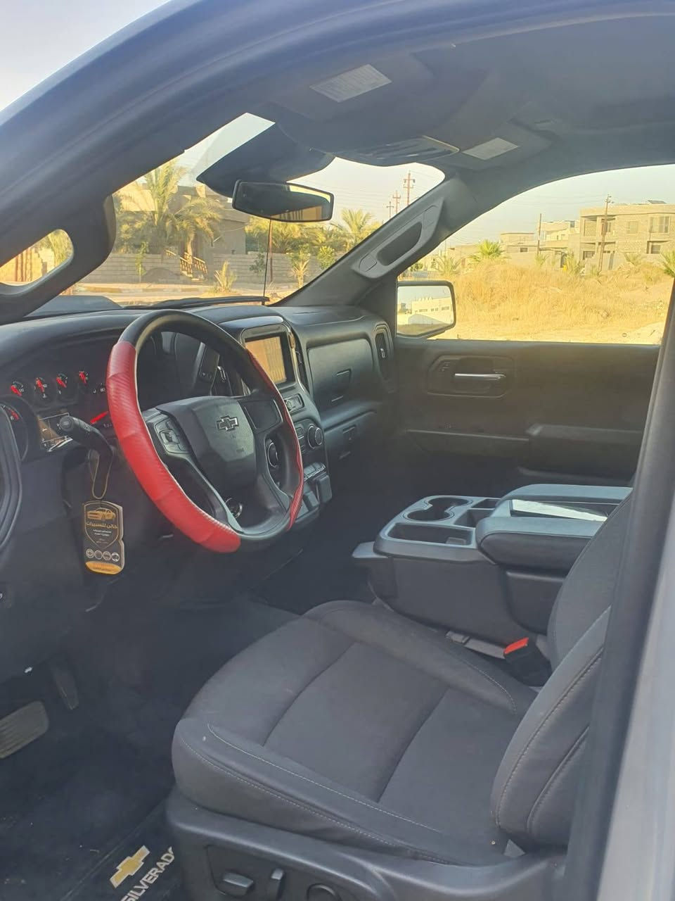 السلام عليكم
شيڤروليت سلفرادو للبيع 
موديل 2024 traill boss custom z71
محرك 2700 تيربو 4 سلندر
الحادث جاملغ الامامي الايسر تبديل وصبغ وربع البنيد صبغ 
السيارة ماشية 23000 km
السيارة شهداء مسجلة كركوك دولي 
مكان السيارة كركوك ناحية الزاب
للاستفسار الاتصال :
*********** 
***********
