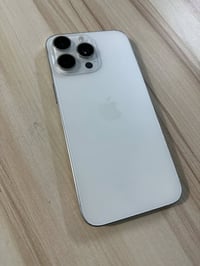 ١٥ برو ماكس ذاكرة ١ تيرا (١٠٢٤ كيكا)  تيتانيوم ابيض بطارية ٨٣٪؜ الجهاز...