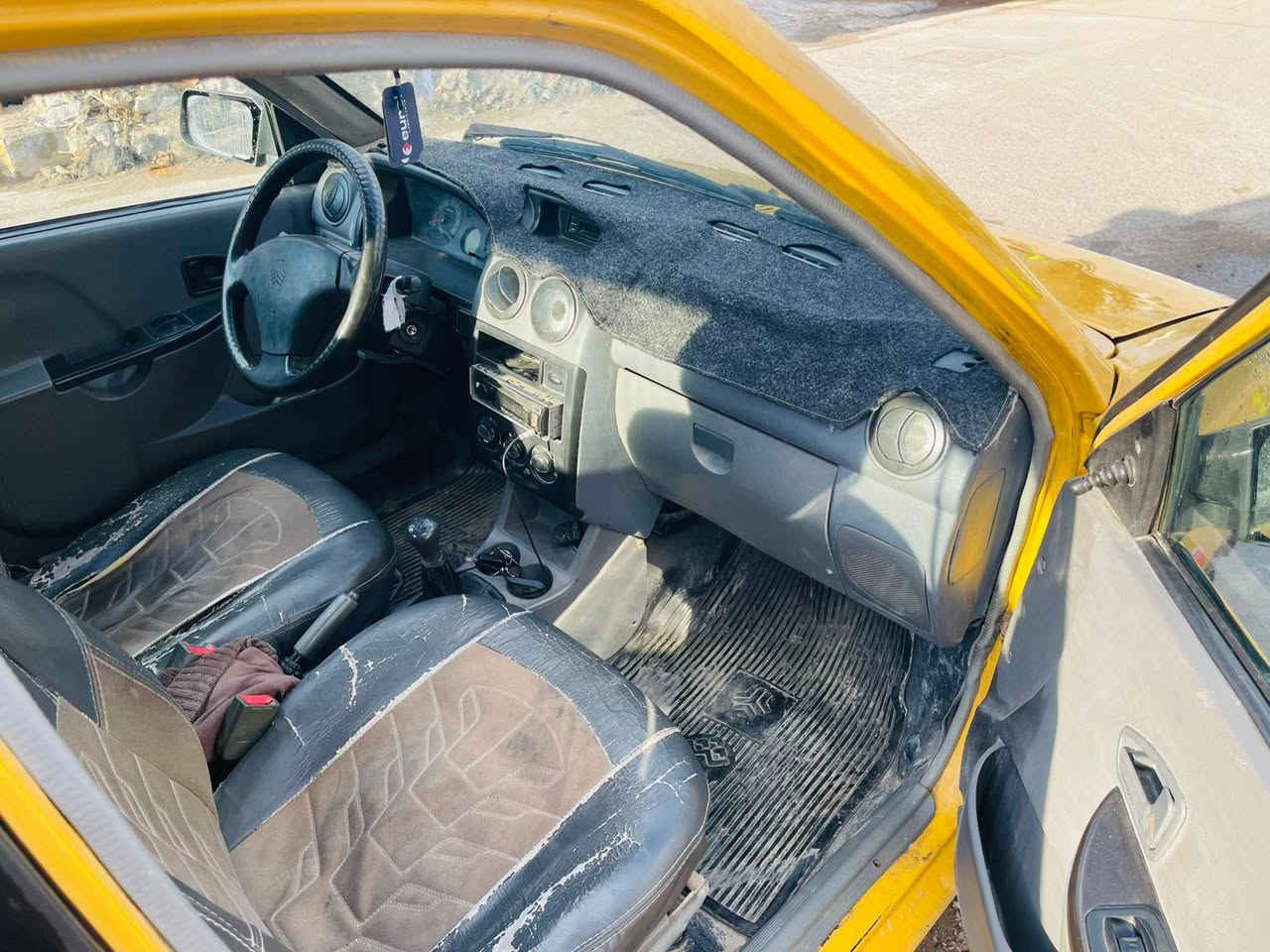 سلام عليكم السيارة البيع موديل 12مكينه كير خير من الله رقم واسط بسمي قبل يومين حولته بسمي مكان السيارة واسط حي الحكيم السعر 30وبيها مجال مراوس هم عادي ***********
