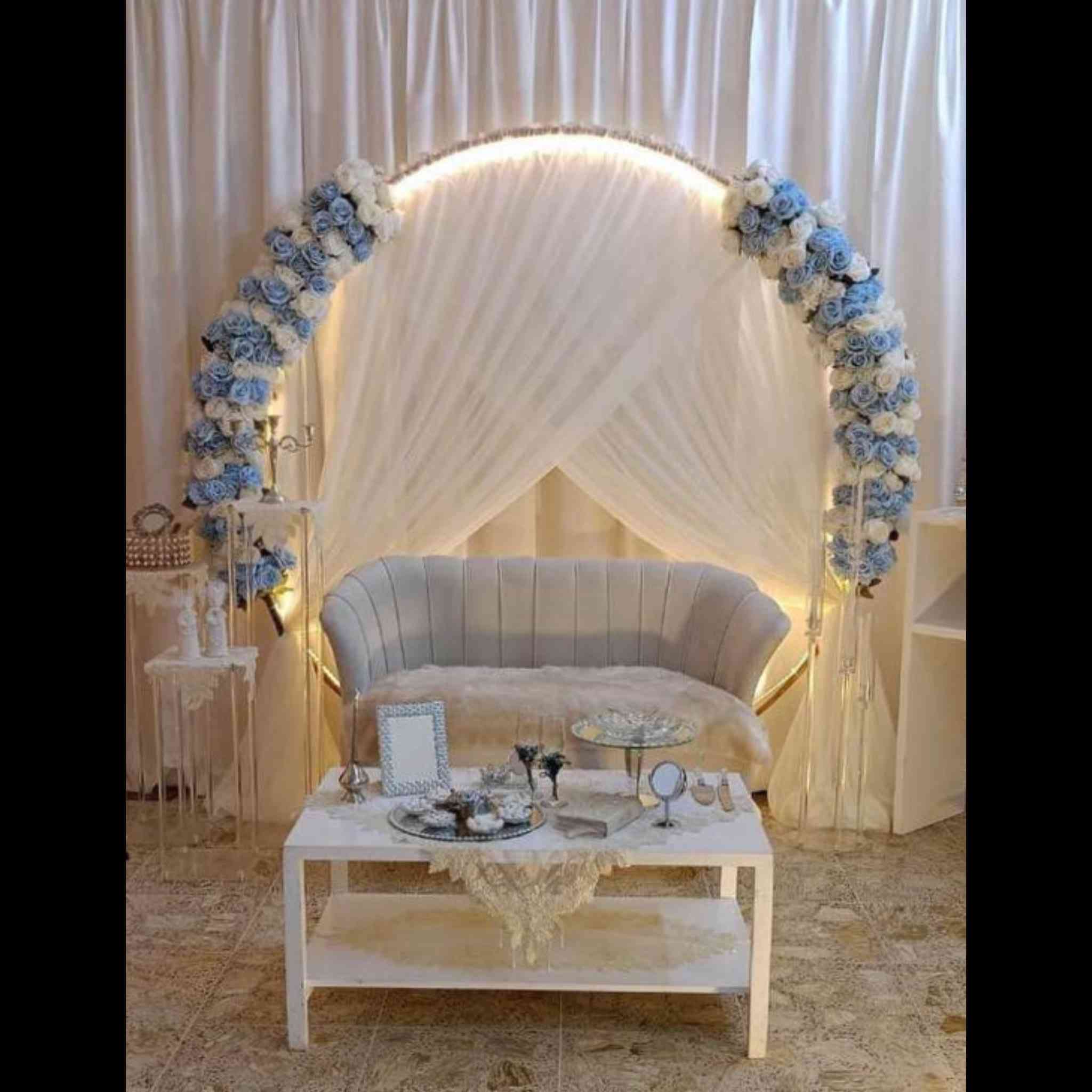 الكوشات للبيع ... الاسعار ع خاص 
ابيع الكوشة كاملة 
شازلون + طبلات + غراض ميز + اقواس + ورد + حدايد للستارة الخلفية


**إذا كنت صاحب هذا الإعلان وتريد حذفه لأي سبب، رجاءا أرسل رسالة إلى الدعم الفني**