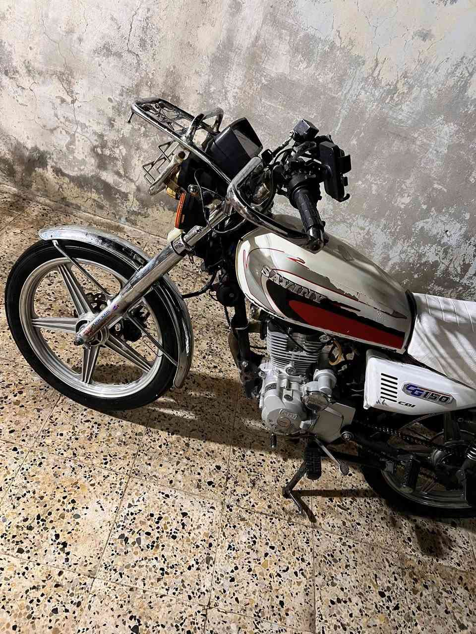 ً
ماطور سيفان للبيع مرقم شرط التحويل معمر جديد شرط لا صرف لا نفخ لا دخان لاصوت محرك 150 كلو شغال عدا البك لايت نكرة سلف ونص هندر يشتغل ما ينكط دهن مكينة دمعه صافية من الصوت بريكات جدد سعر ملون و ٤٥٠ عنوان موصل ايمن تواصل عل رقم او خاص ***********
