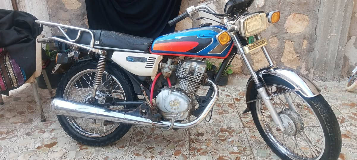 السلام عليكم دراجه للبيع ايرانيه نضيفه مابيه ي شي شوفتك عينك كهربائيات كله شغلات هندر واحد تشتغل مابيه ي شي كامله مكان الحله الهاشميه السعر 250وبيه مجال للتوصل عل هاذه رقمه ***********وعل خاص مفتوح.
