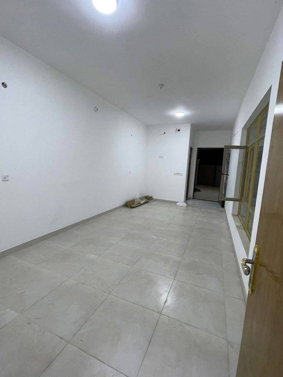 للأيجار مشتمل طابق ارضي مودرن مساحه 250 م #السيديه
(معزول عزل تام )🔱🔱

يحتوي على2 نوم وصاله ومطبخ وهول حولي وخدمات عدد 2 والصاله سويت + كراج سياره كبير 📍🔱

* يحتوي المشتمل على مدخلين ✅

الموقع السيديه مربع الاقتصادين📍

الأيجار مليون قفل 🔒🔒
_______________________________________
للأستفسار اكثر تفضلو بزياره مكتب الطائي للعقار 💎
السيديه شارع المركز عماره عالم الجوكر ✔️

او الأستفسار ع الارقام ادناه 📞↘️↘️ (متوفر واتساب )📌🔛

***********
