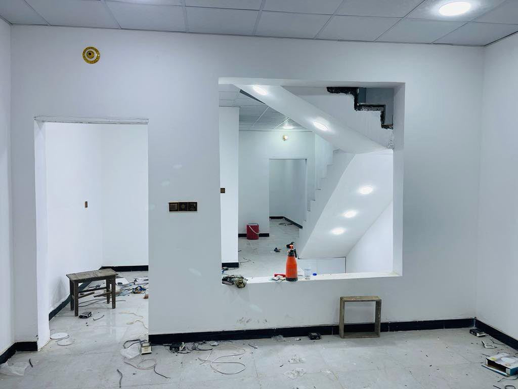 للبيع 100متر 
طابقين جزء الثاني 
قرب جامع المدينة المنورة 
التحرير الحولي زراعي
 مكتب الإعمار ***********
