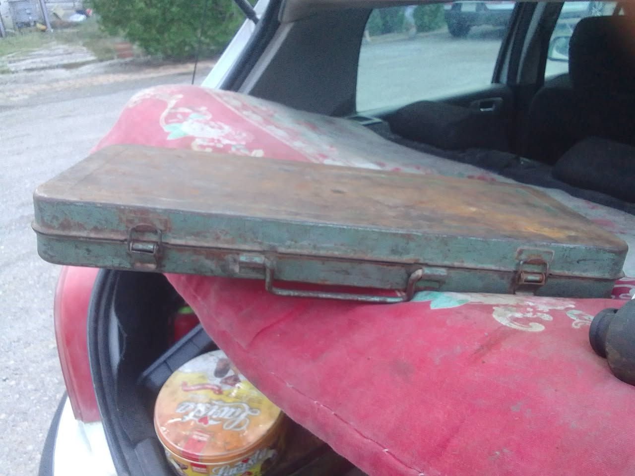 السلام عليكم عدة بهذا الشكل ياباني اصلي مؤسسة ثمانينات ستل ستيل ابو النص قياس بالانج العدد ١٤ قطعة مع ٢ قطعة ١٣,١٩ ملم الماني مع ٢ قطعة انجيكو ١٧,١٩ ملم  والسود ١٤,١٧,١٨,١٩,٢١ ملم السعر ٢٥ الف بدون عملة مكاني حي العامل *********** وات ساب
