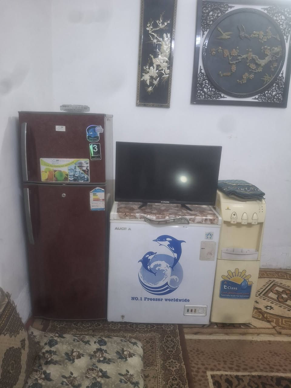 ميز طعام سعره 75 براد سعره 60 مجمده نضيفه سعره 120 ثلاجه سعره 130
شاشه حجم 32 سعره 50 سنك مرمر اصلي سعره 80 
غساله 16 كيلو افيرتر هيتاشي سعره 250
طباخ نضيف جدا سعره 250 مكاني ابو غريب النصر و السلام واكو توصيل ع فحص بي واتساب ***********
