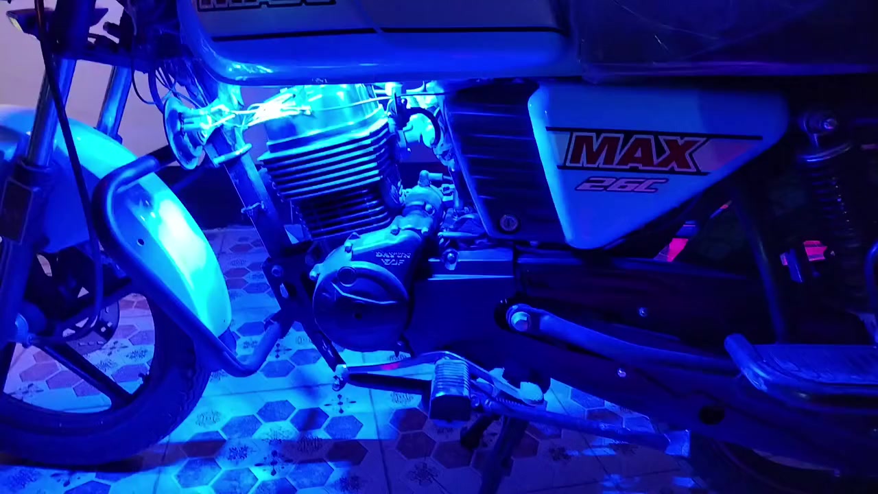 دايوان موديل ٢٣ دراجه جديده بمعنى الكلمه ماشيه ١١ الف حقيقي عل وضع شركه رقم ديالى باسمي تحويل ثاني يوم عنوان ديالى بعقوبه ***********
