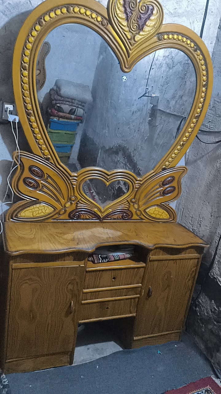 غرفه للبيع سعر 500 تواصل ع رقم ***********
